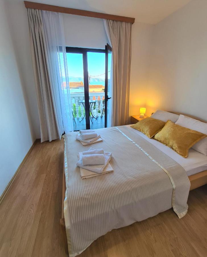 Cosic Apartmani Igrane Exterior photo